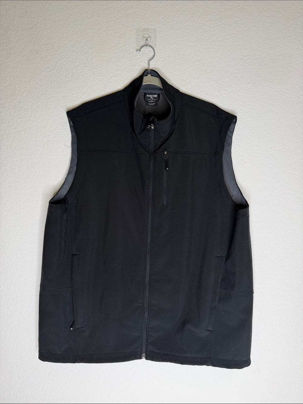 Solaris Men's Black Softshell Vest -DL